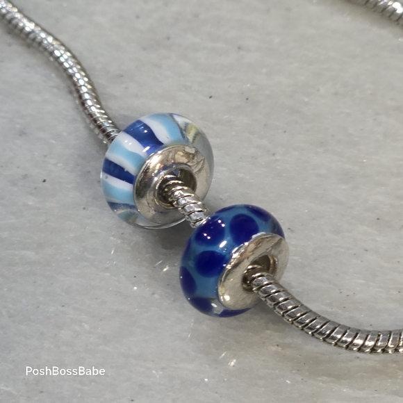2 murano glass silver center blue beads - Picture 4 of 4